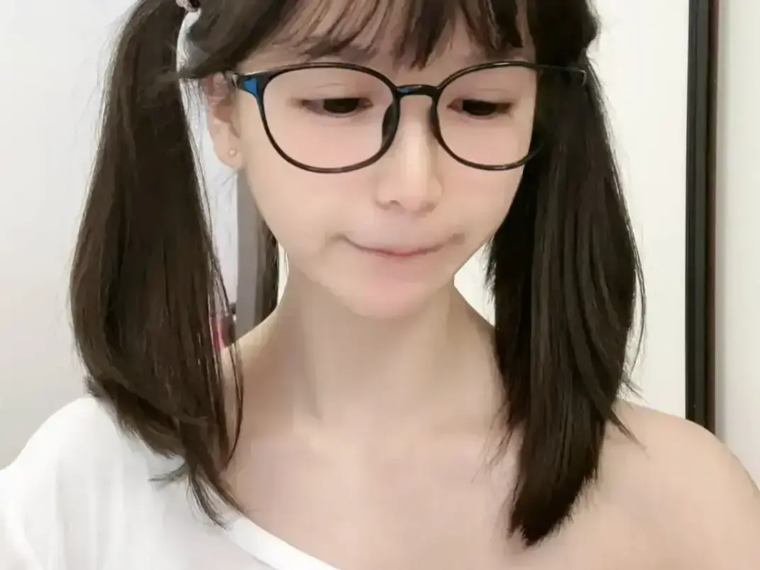 《萌小栖》天才交易员咯咯哒Vlog原视频无删减全集免费畅播-完整版极速获取-高清资源值得二刷细品