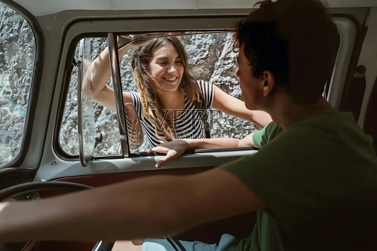 《夏日搭车客》法国冒险电影免费看 - 夏日搭车客高清在线播放 - 超清画质无广告 - 支持多语言字幕选择