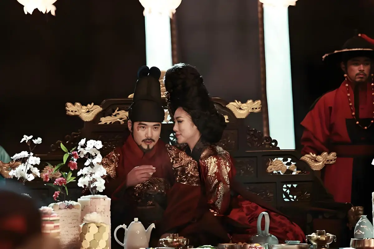 《奸臣》未删减版HD高清免费在线观看-韩国电影奸臣完整版无广告播放-高清画质看全集