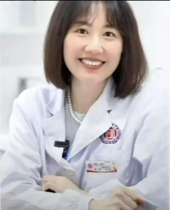 湖南人民医院眼科主任丑闻曝光-《医术精湛的女医师》17分钟揭露名医私情-完整版医界秘闻视频-高清无水印资源