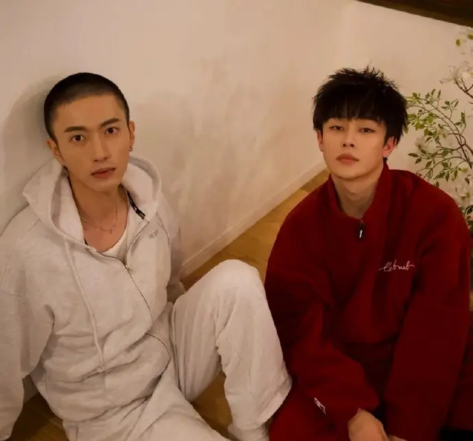 《这见鬼的工作》全季1080P高清播放-2025最新短剧《这见鬼的工作》国语版免费观看全集