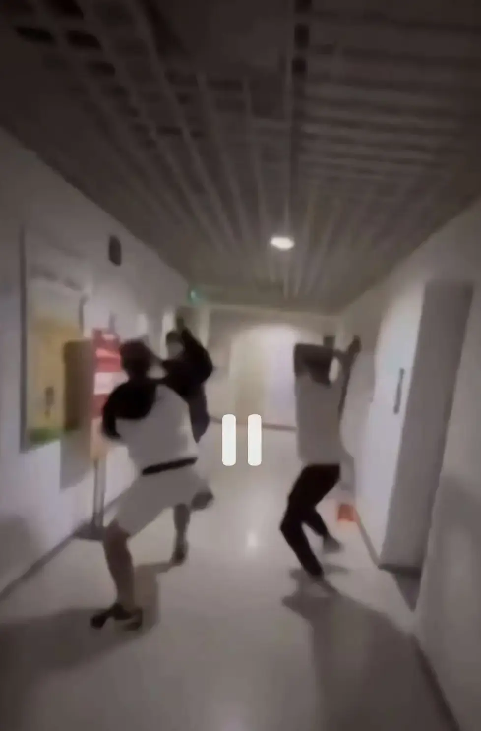 《国服典韦砍队友事件》1080P高清版 - 连砍14刀原视频曝光 - 辽宁典韦消防斧事件后续在线观看