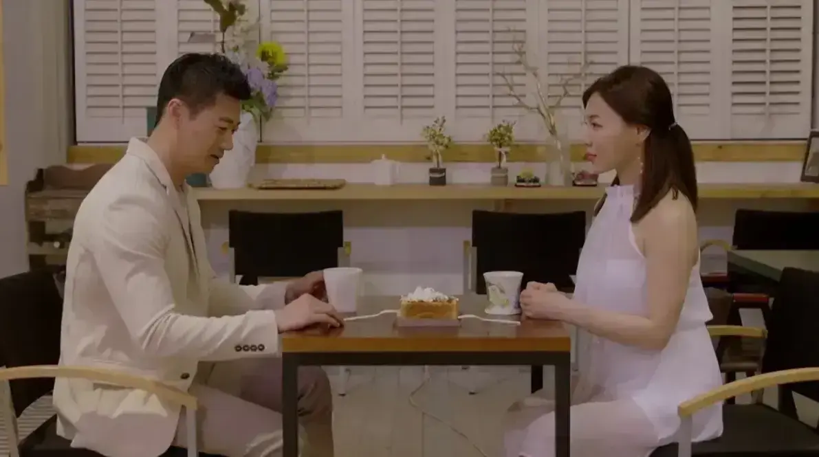 《邻居家妻子》韩国电影高清未删减版-我邻居的老婆1080P韩语中字资源-百度网盘夸克迅雷下载-邻居家妻子在线观看