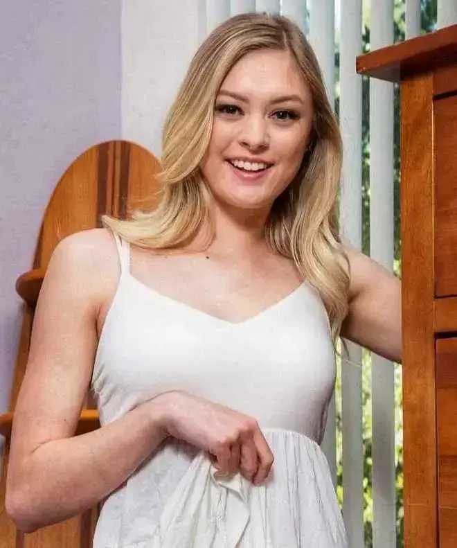 《Amber Moore》未删减完整版免费在线播放-高清1080P蓝光资源Amber Moore全集观看-《Amber Moore》HD画质
