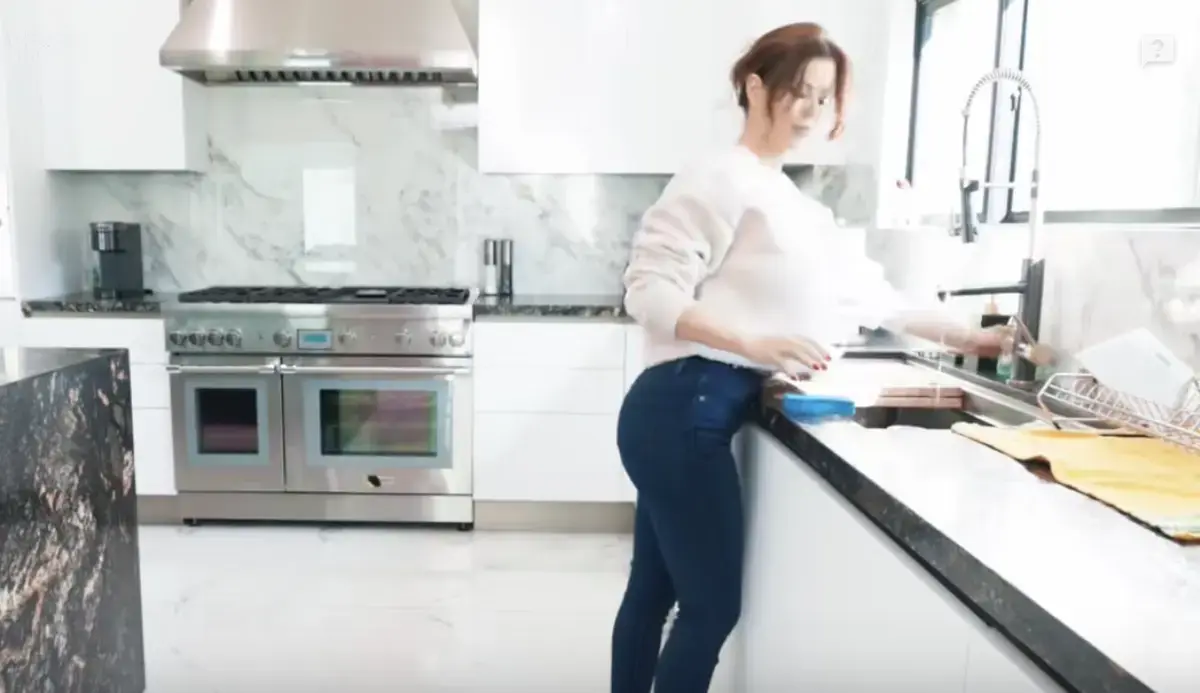 Alexis Fawx满天星系列全集未删减-《Alexis Fawx》高清中文版免费观看-无广告在线播放与网盘资源