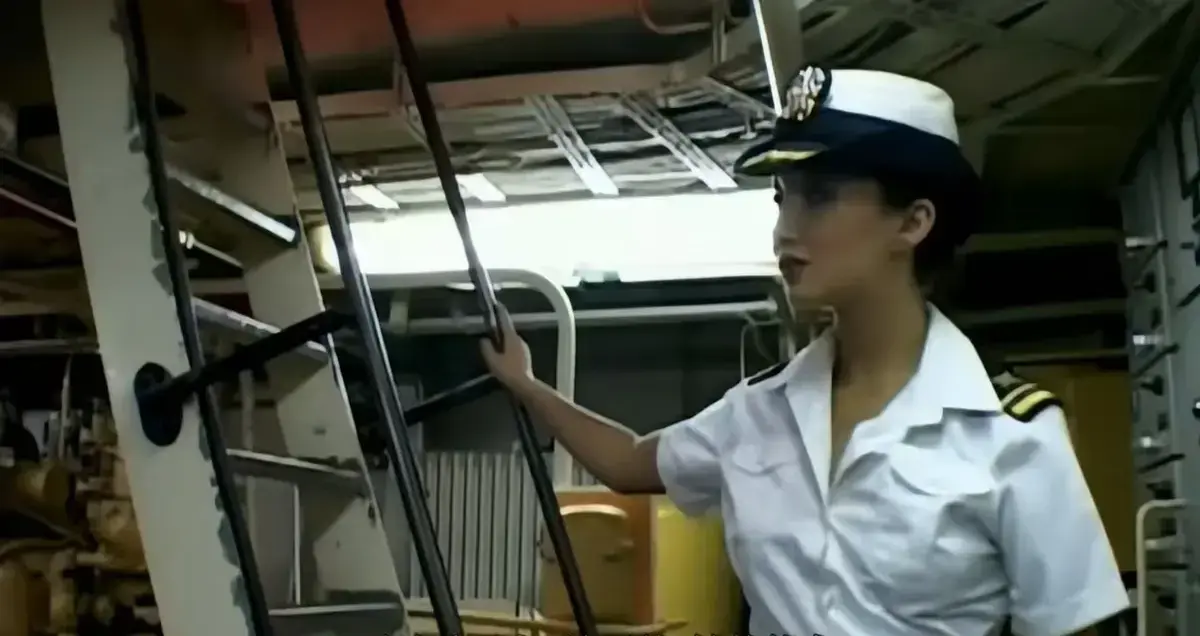 《军舰上的女兵》未删减版HD高清在线播放-《军舰上的女兵》全集无广告观看-网盘资源免费获取