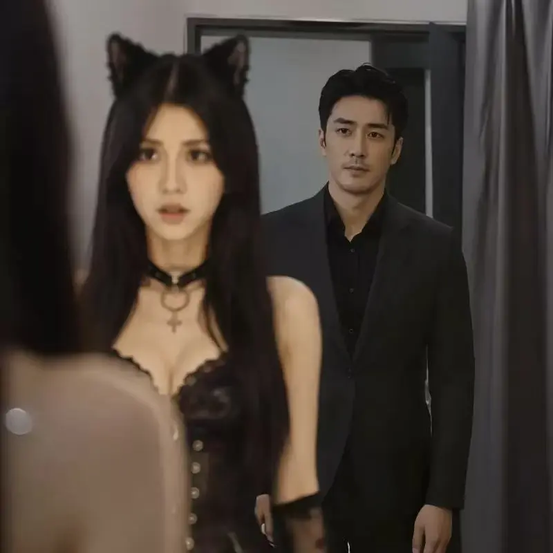 《不能碰的猫耳女下属的秘密》AI短剧完整版合集-2026都市职场悬疑黑马全网刷屏-不能碰的猫耳女下属的秘密反转追剧高热度