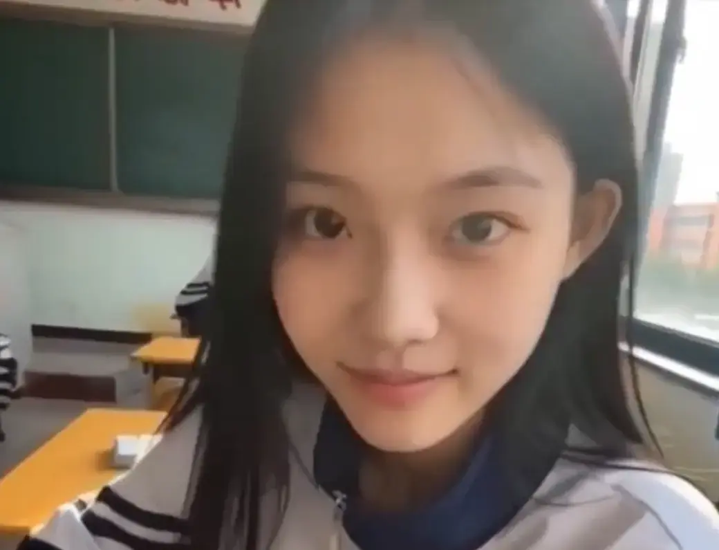 黄果AI短剧《我的十八岁女友》高甜治愈无删减版 - 4K蓝光画质免费在线观看极速加载 - 追完又想谈恋爱结局太甜 - 黄果短剧星空热播全集收藏